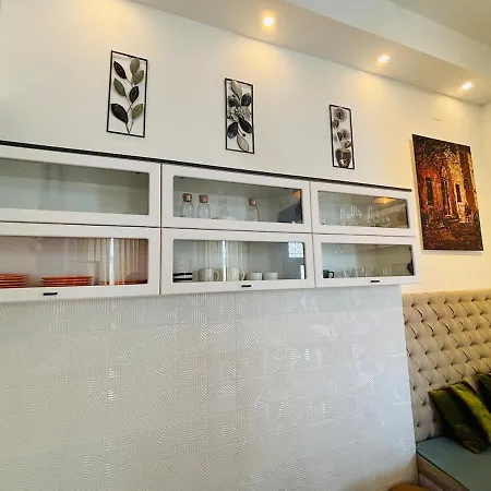 דירה Stylish Loft With Ac Near Opera בודפשט